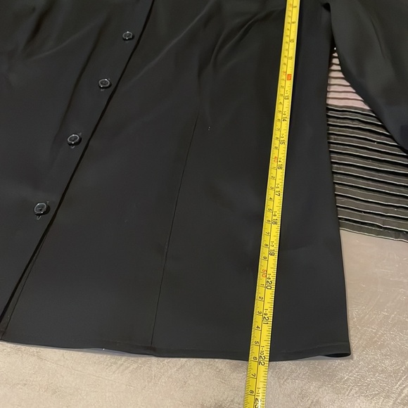 NWT Talbots Black Stretch Button-down Blouse. Size 4. - Picture 9 of 11